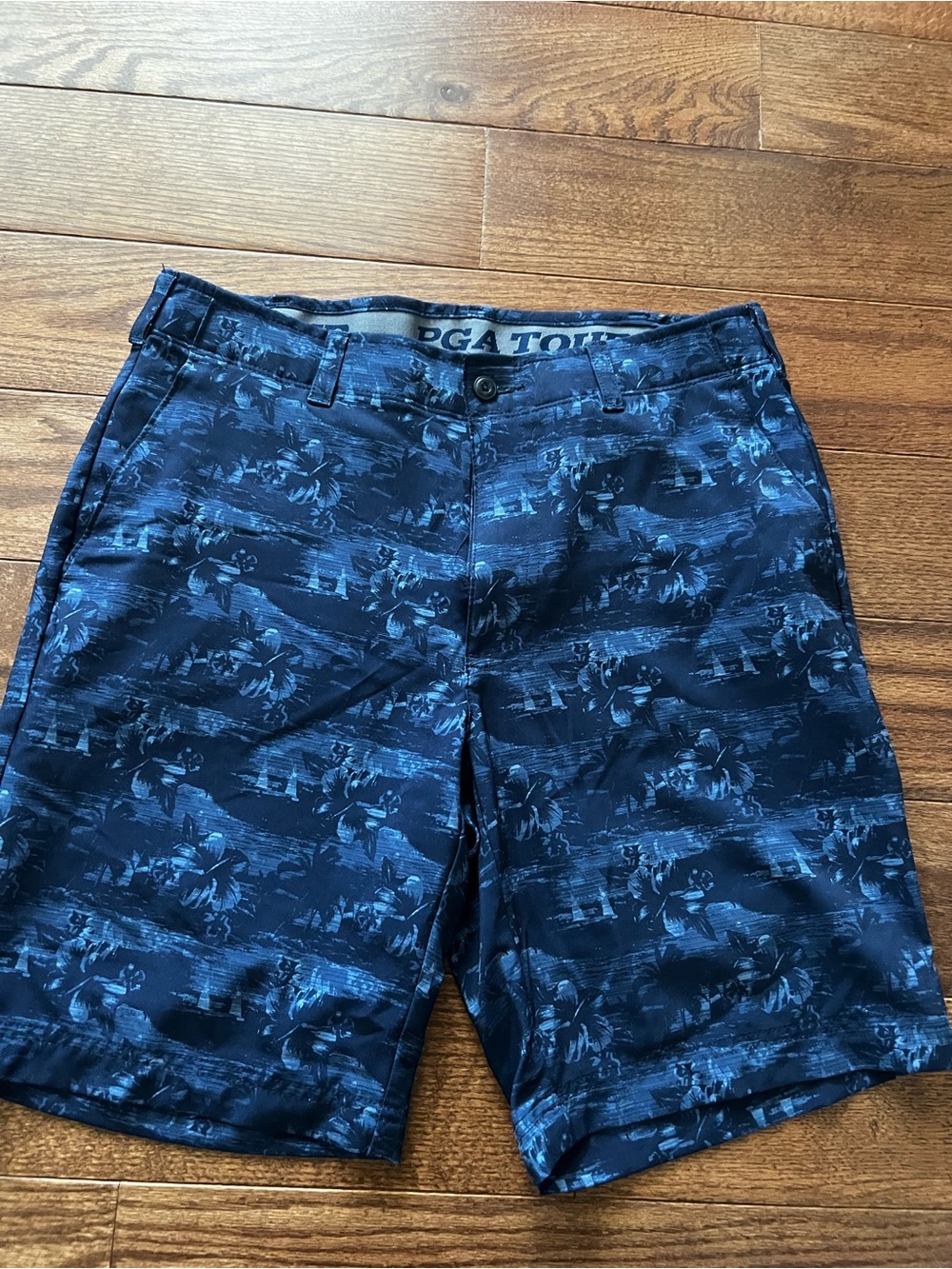PGA TOUR Men’s Navy Blue Floral Golf Shorts